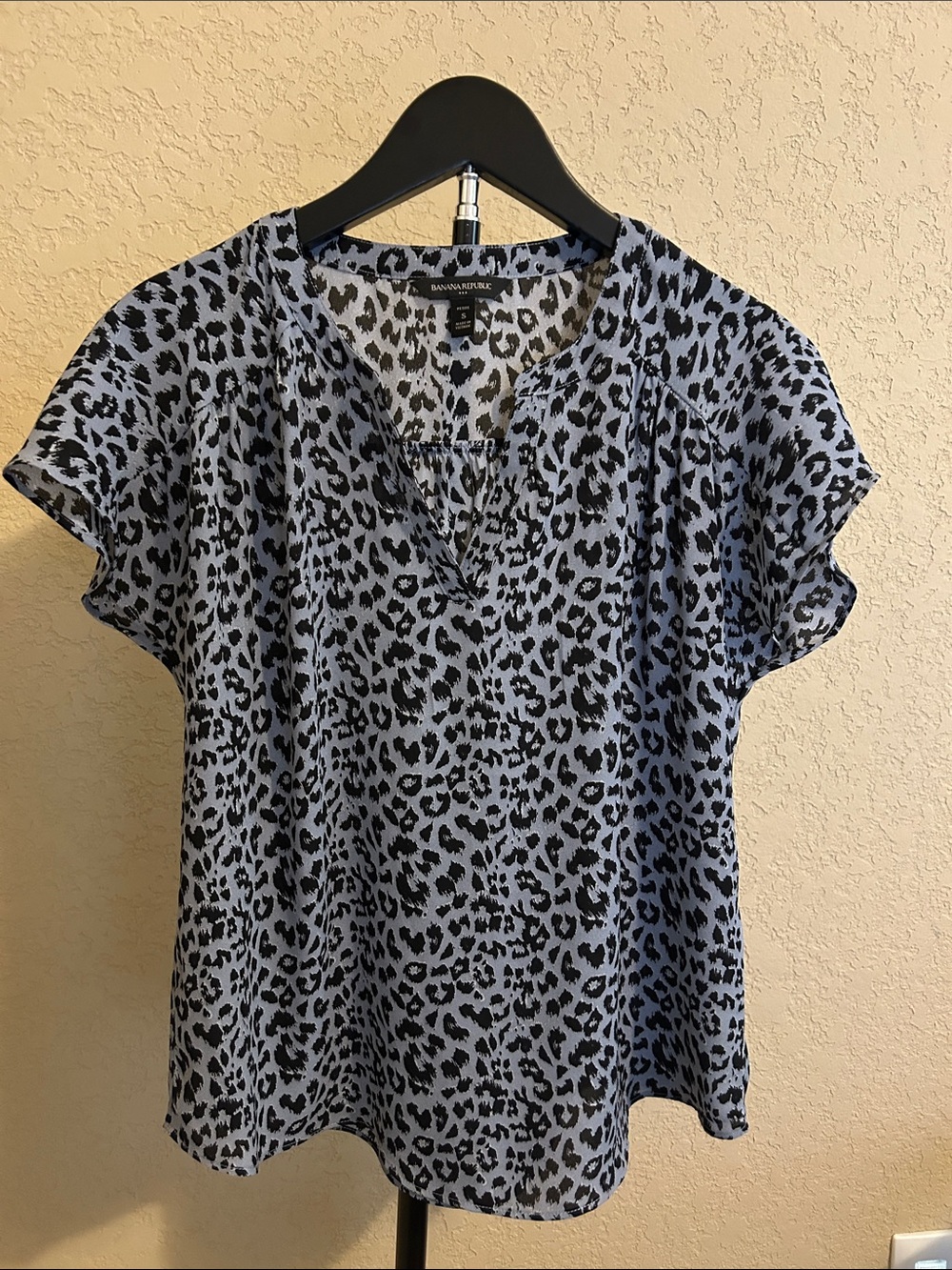 Women’s Banana Republic Top